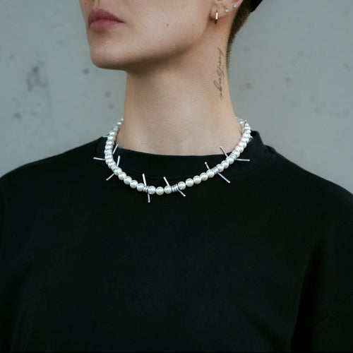 Barbed Wire Pearl Necklace - White