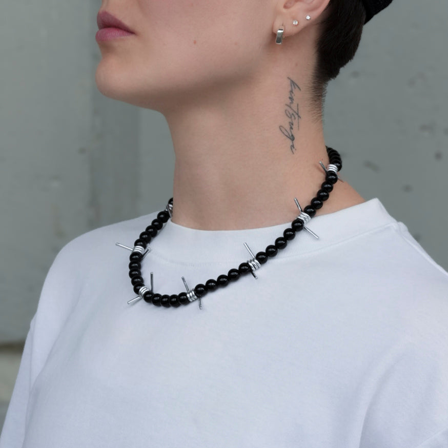 Barbed Wire Pearl Necklace - Black