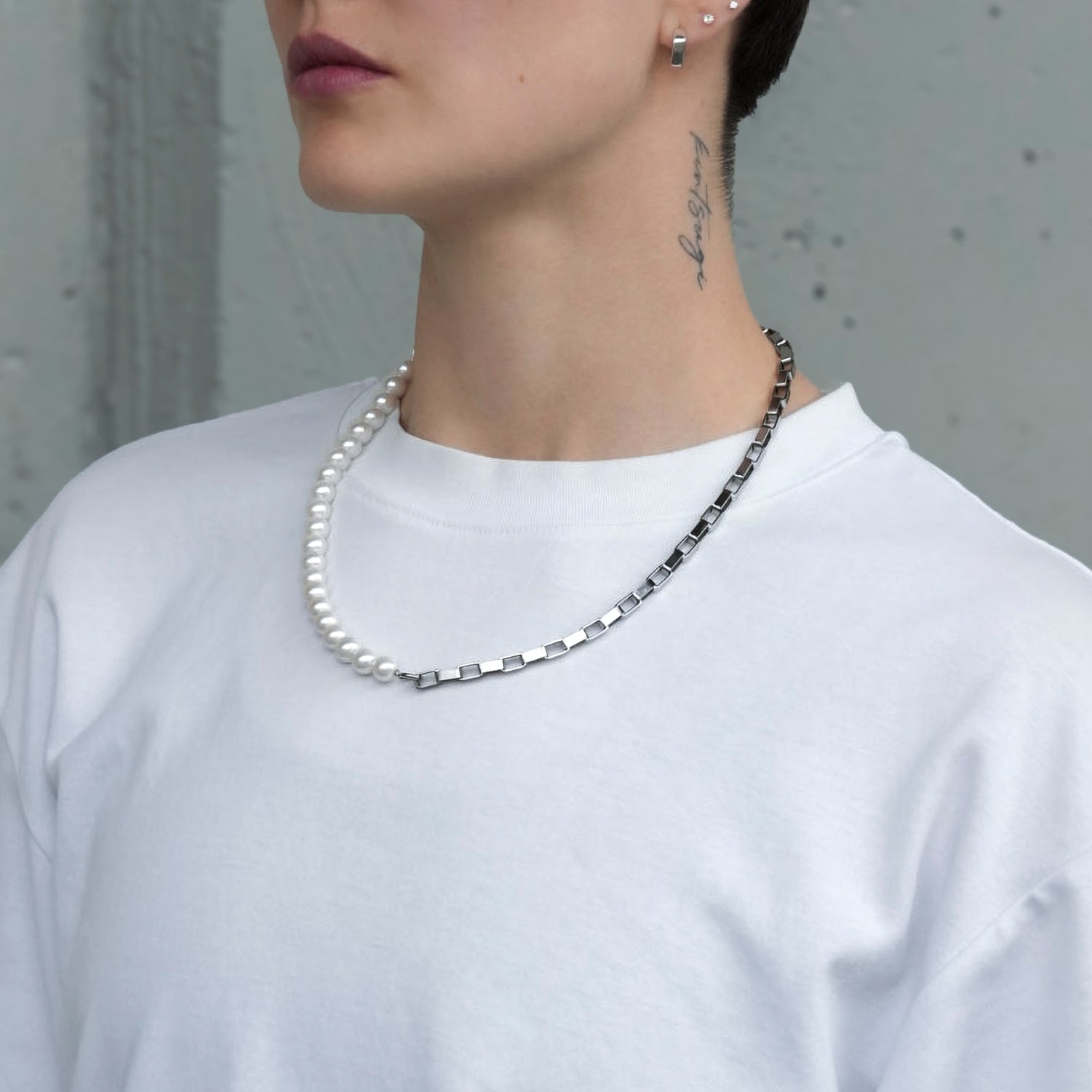 Chained Pearl Necklace - White